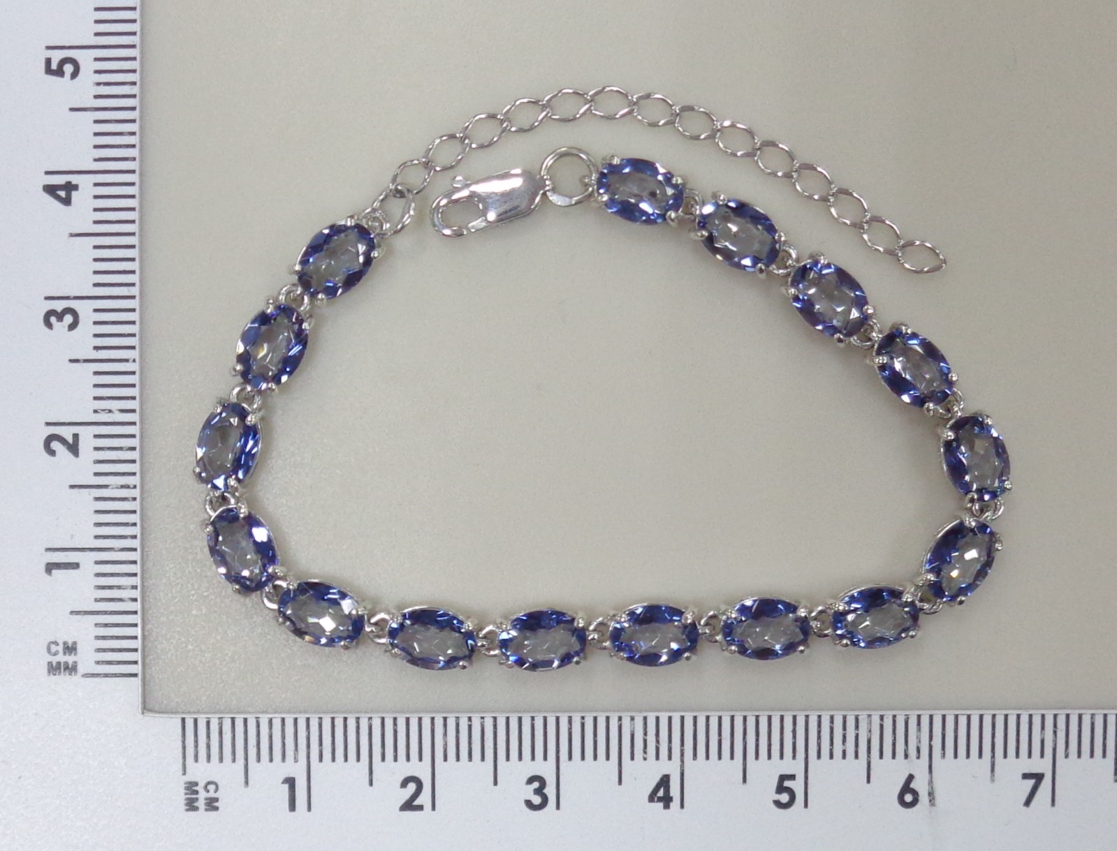 Серебряный браслет с синим горным хрусталем